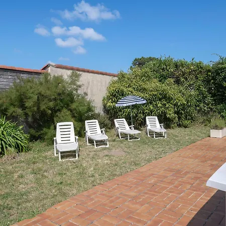 600 M De La Plage, Maison Pour 4 Adultes 2 Enfants *