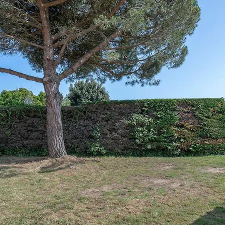 600 M De La Plage, Maison Pour 4 Adultes 2 Enfants *