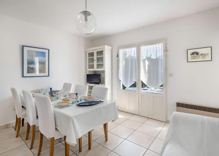 600 M De La Plage, Maison Pour 4 Adultes 2 Enfants 펜션