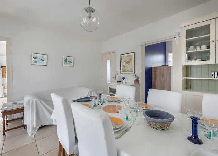 600 M De La Plage, Maison Pour 4 Adultes 2 Enfants 펜션 *